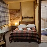 Gosciniec Pod Lipa Bed & Breakfast 3*