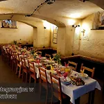 Bed & Breakfast Gosciniec Pod Lipa 3*