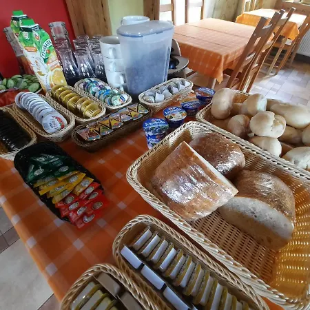 Gosciniec Pod Lipa Oda ve Kahvaltı 3*