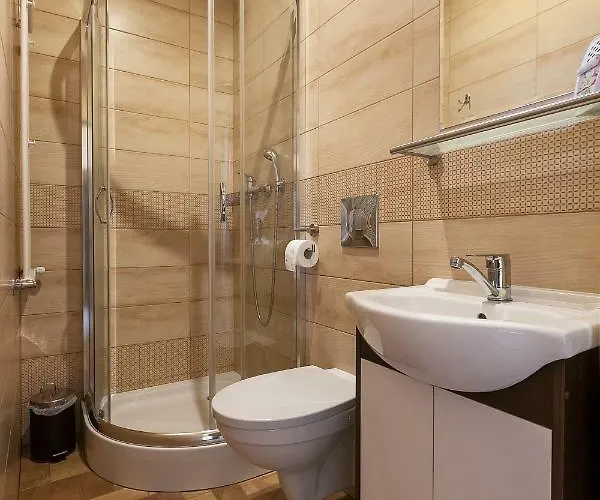 Gosciniec Pod Lipa Bed & Breakfast 3*