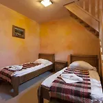 Gosciniec Pod Lipa Bed and Breakfast