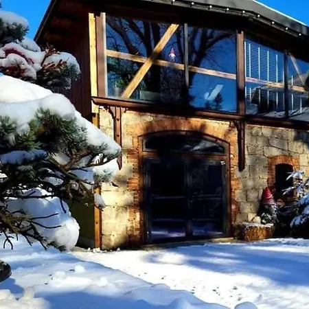 Gosciniec Pod Lipa 住宿加早餐酒店