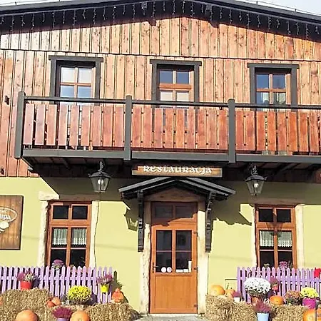 Bed & Breakfast Gosciniec Pod Lipa 3*