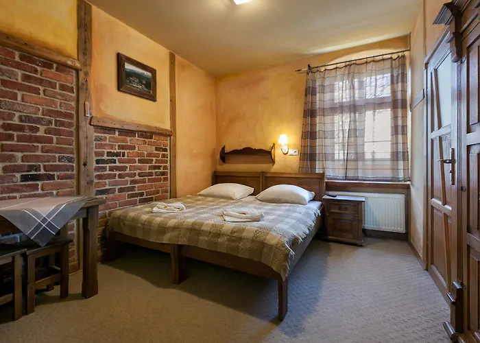 Gosciniec Pod Lipa 3* シクラルスカ・ポレンバ